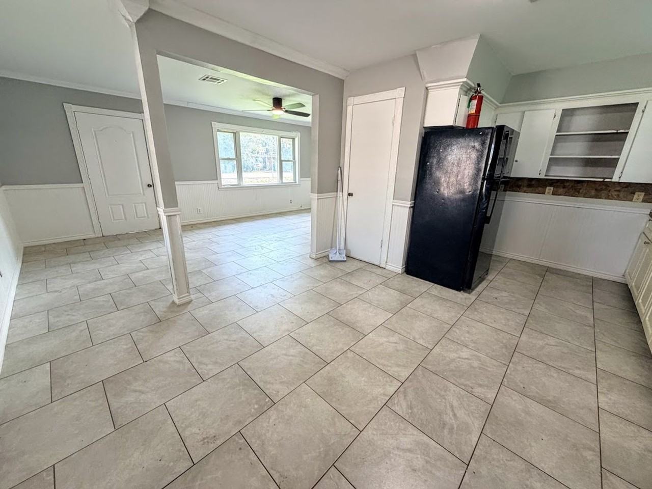 801 Sundale Dr - Photo 5 of 15