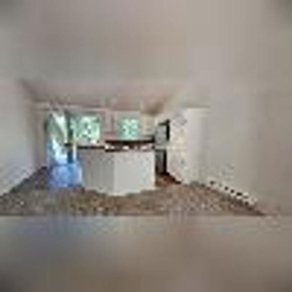 11030 Roseberg Ave S - Photo 3 of 25