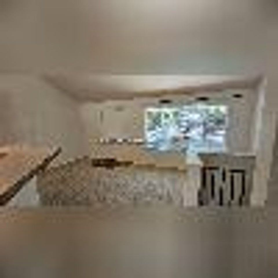 11030 Roseberg Ave S - Photo 4 of 25