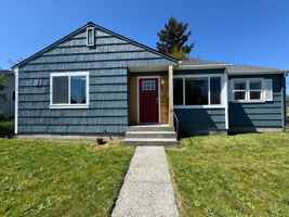 featured image of 3562 E L St