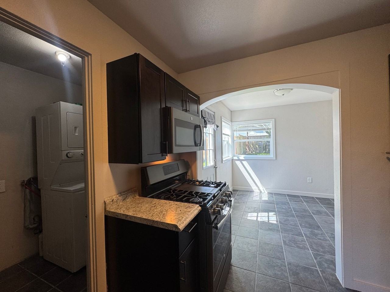 3562 E L St - Photo 5 of 23