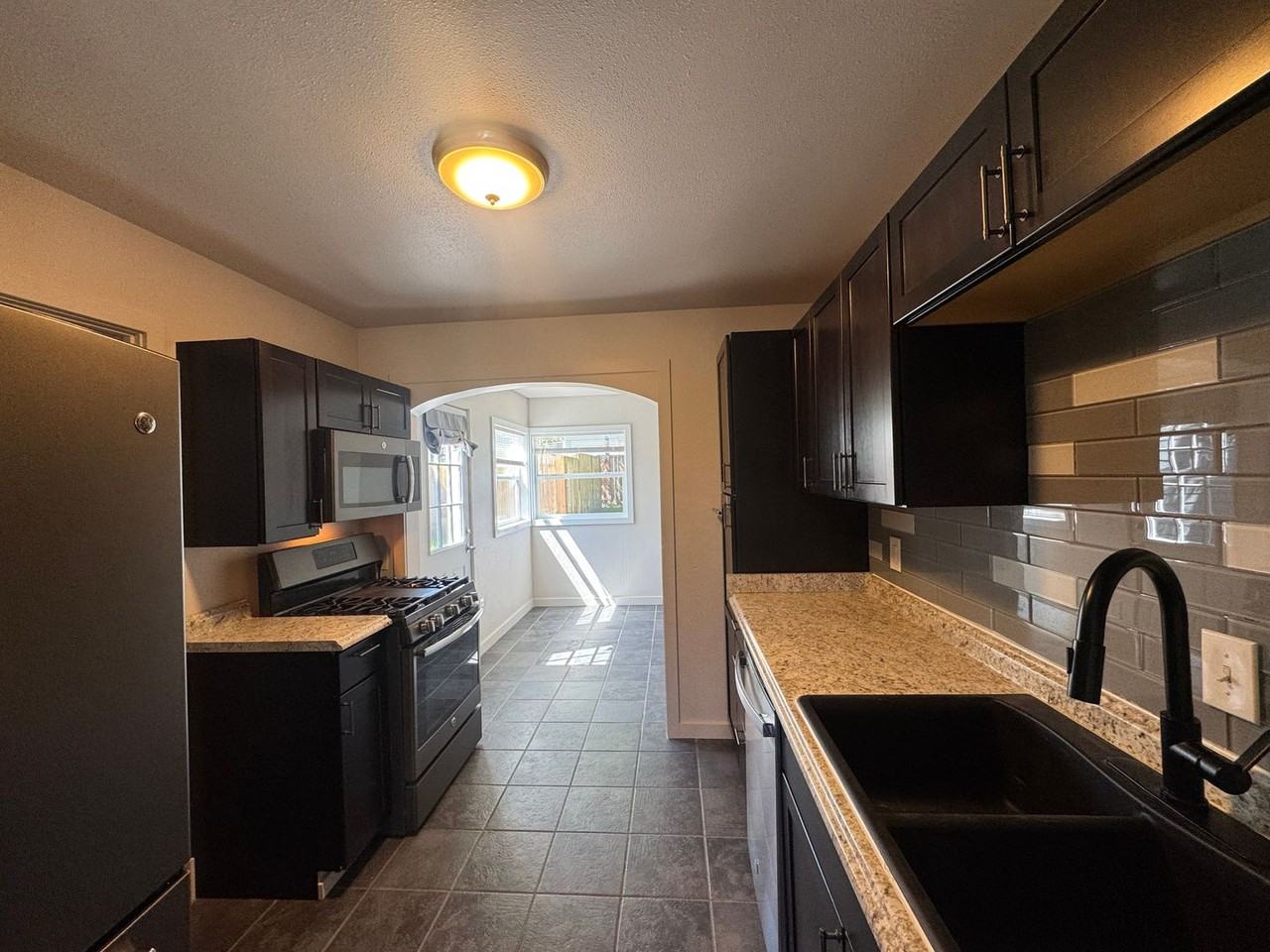 3562 E L St - Photo 6 of 23
