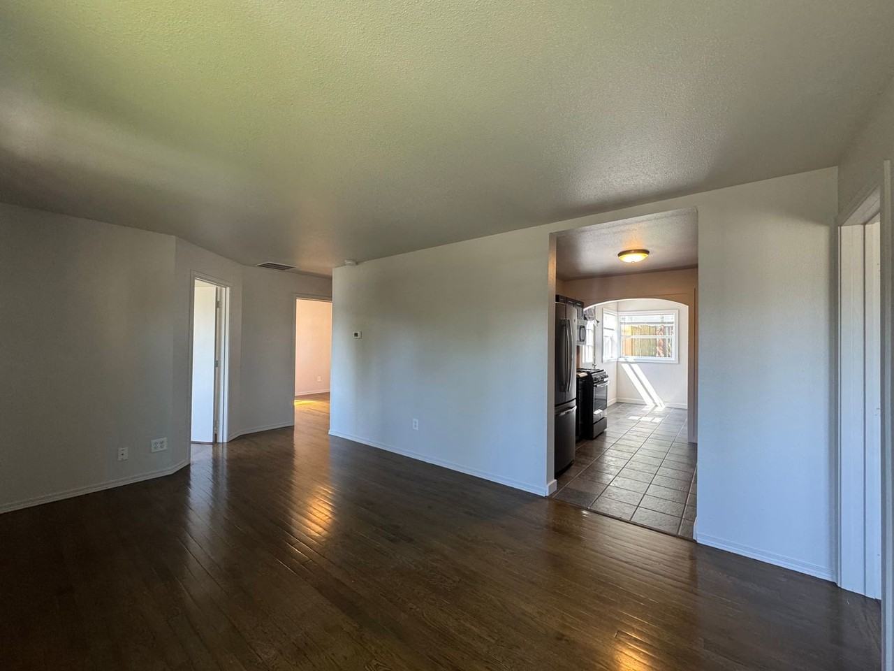 3562 E L St - Photo 7 of 23
