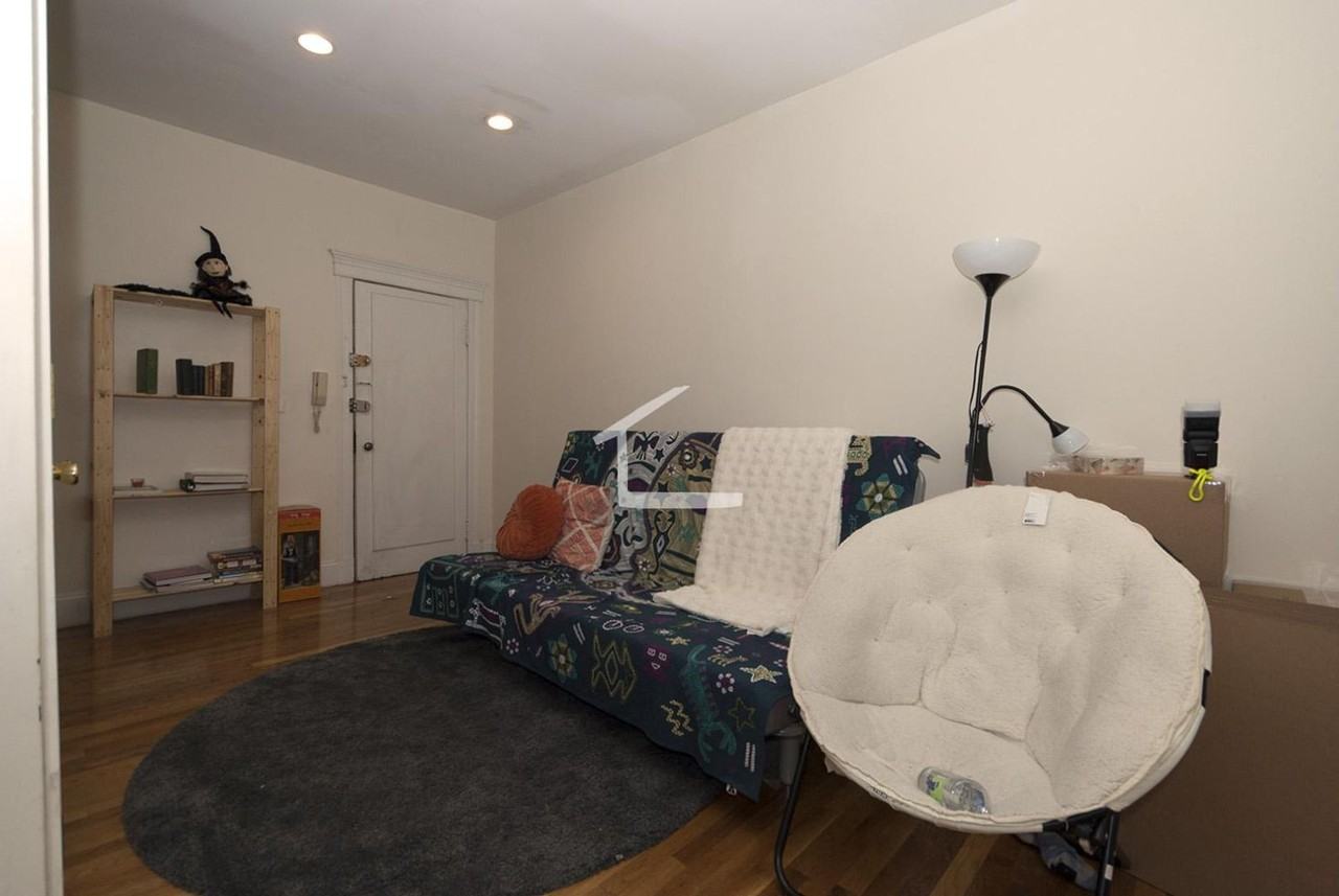 1868B Commonwealth Ave - Photo 3 of 8
