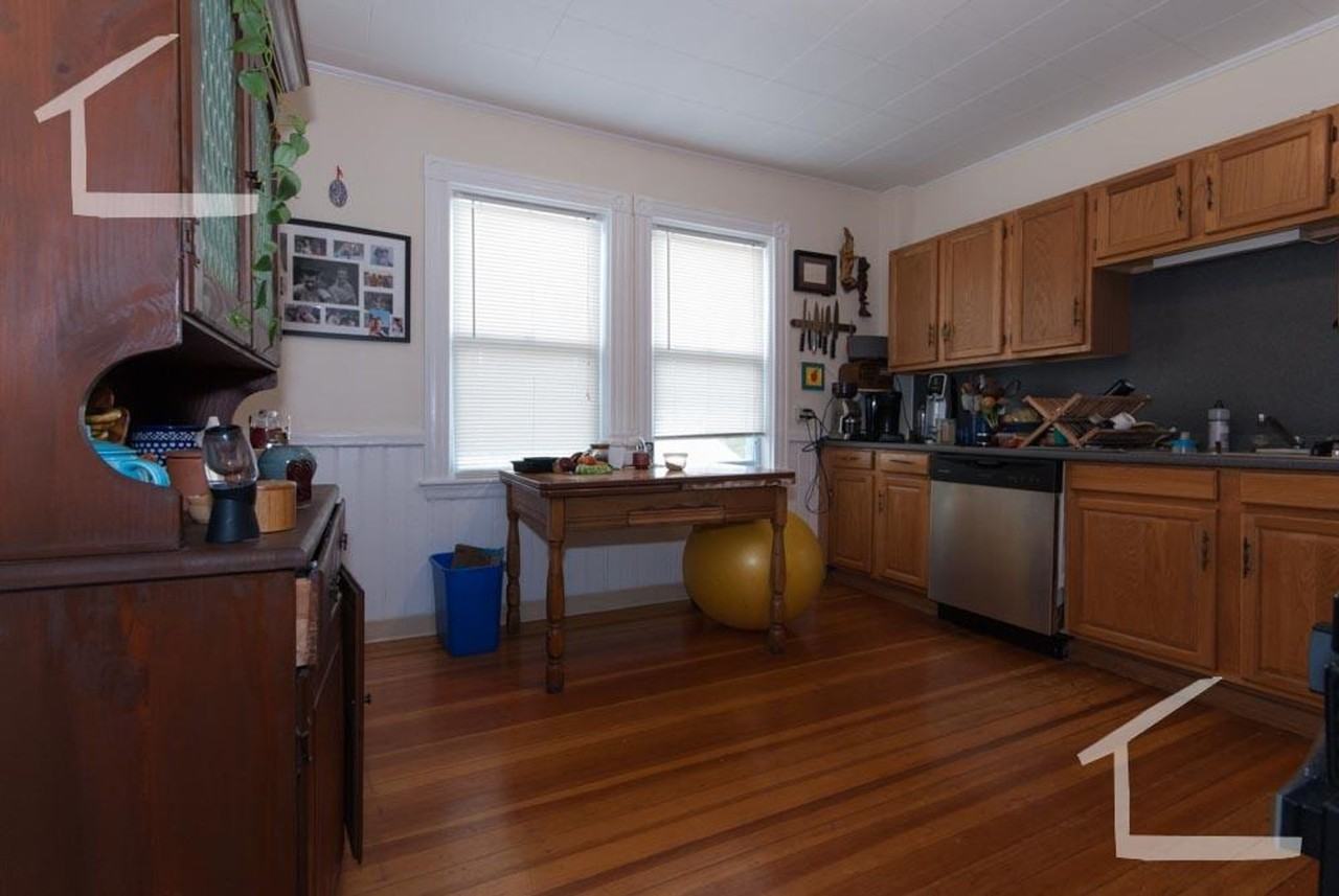 60B Dustin St - Photo 6 of 8