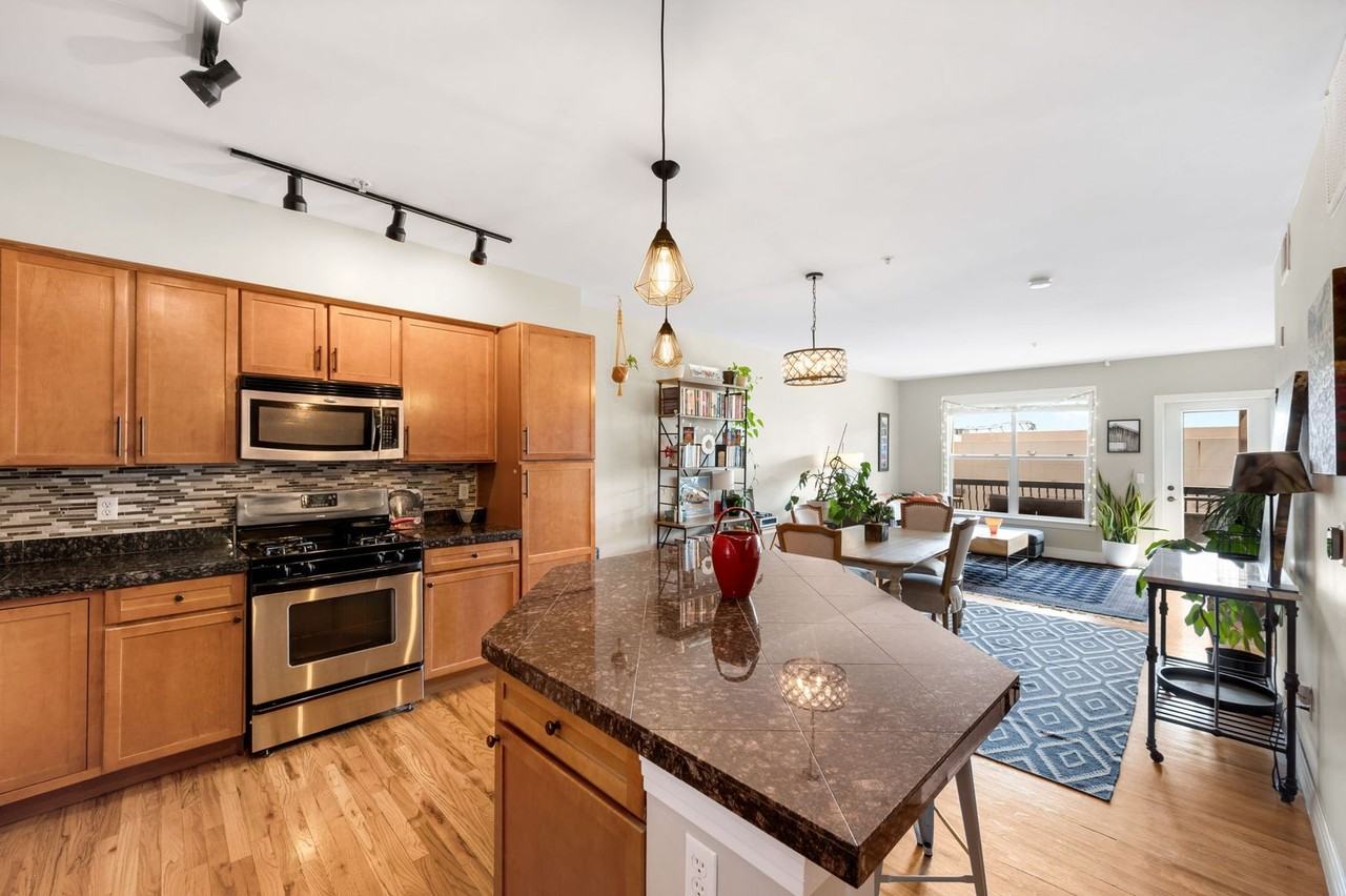 2195 Decatur St - Photo 6 of 20