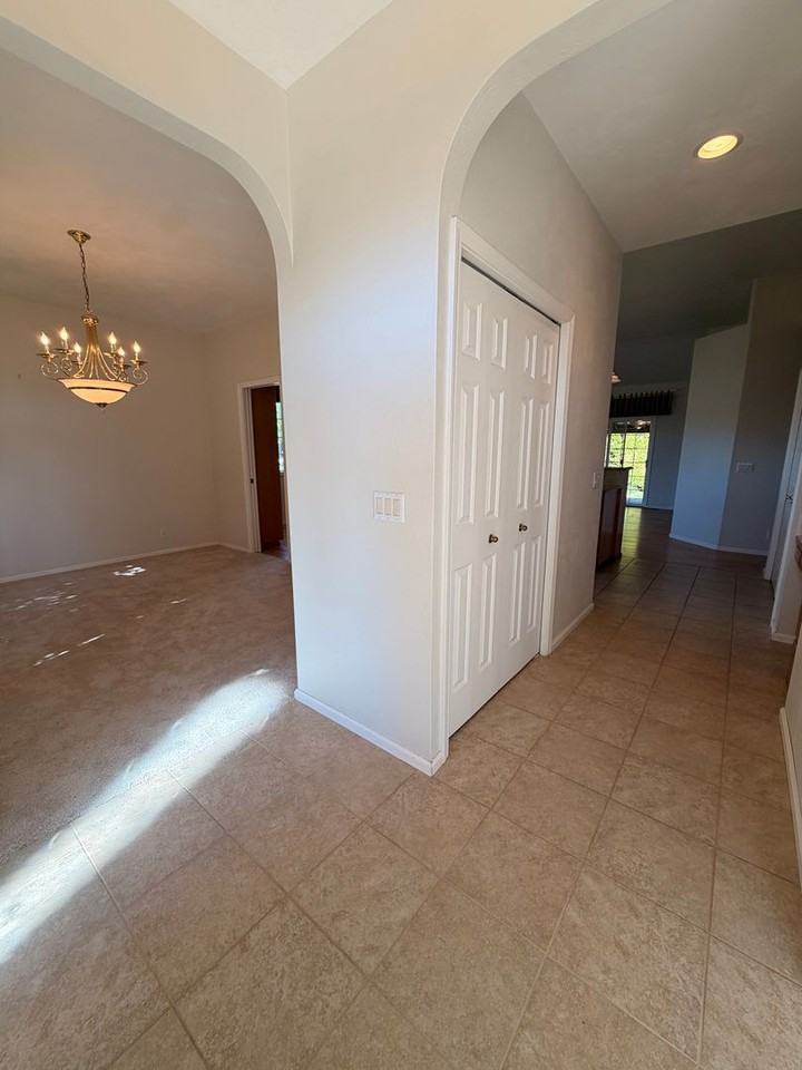 2545 Walnut Ridge Dr - Photo 5 of 50