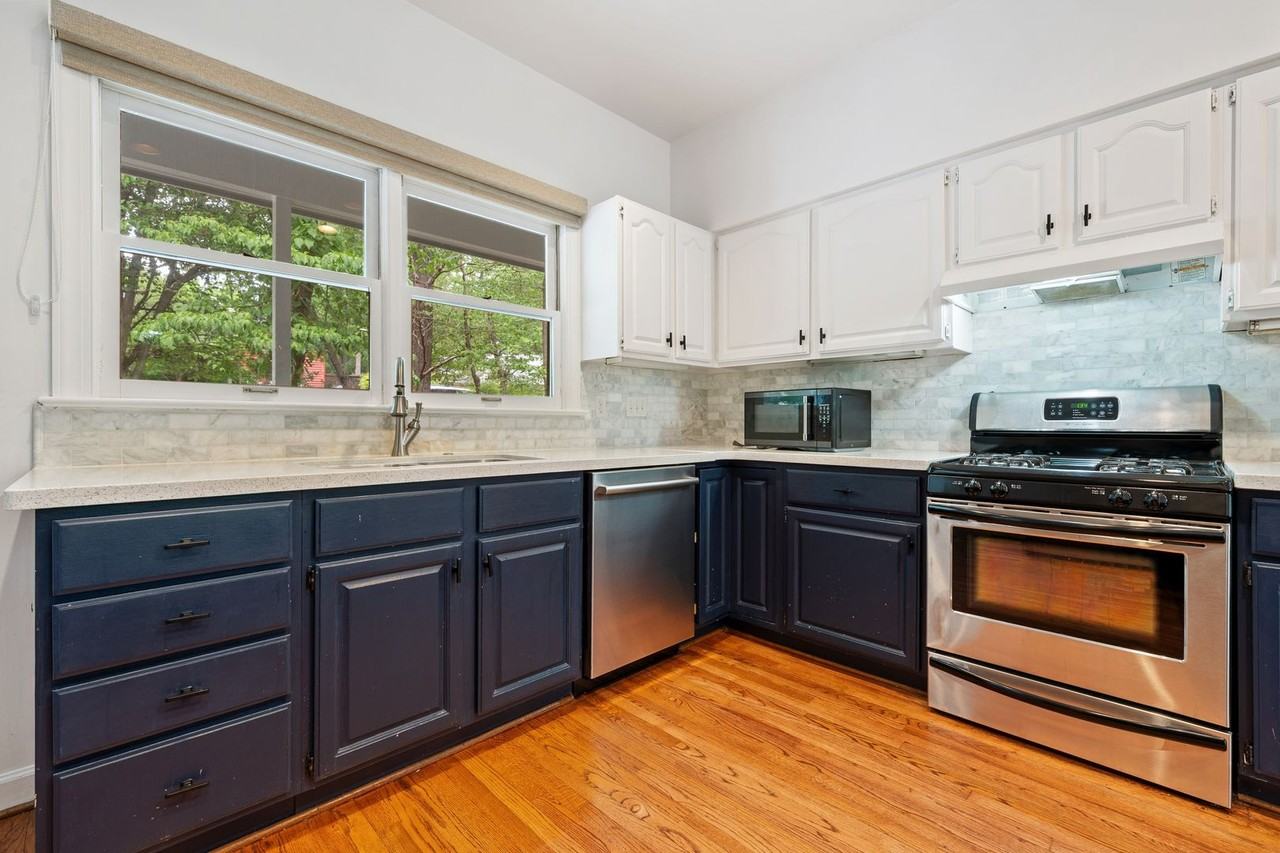 700 Bolin Creek Dr - Photo 5 of 26