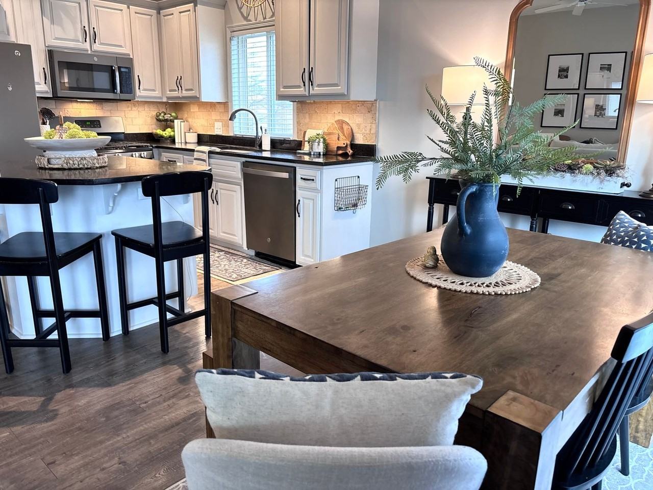 1807 Savannah Dr - Photo 6 of 19