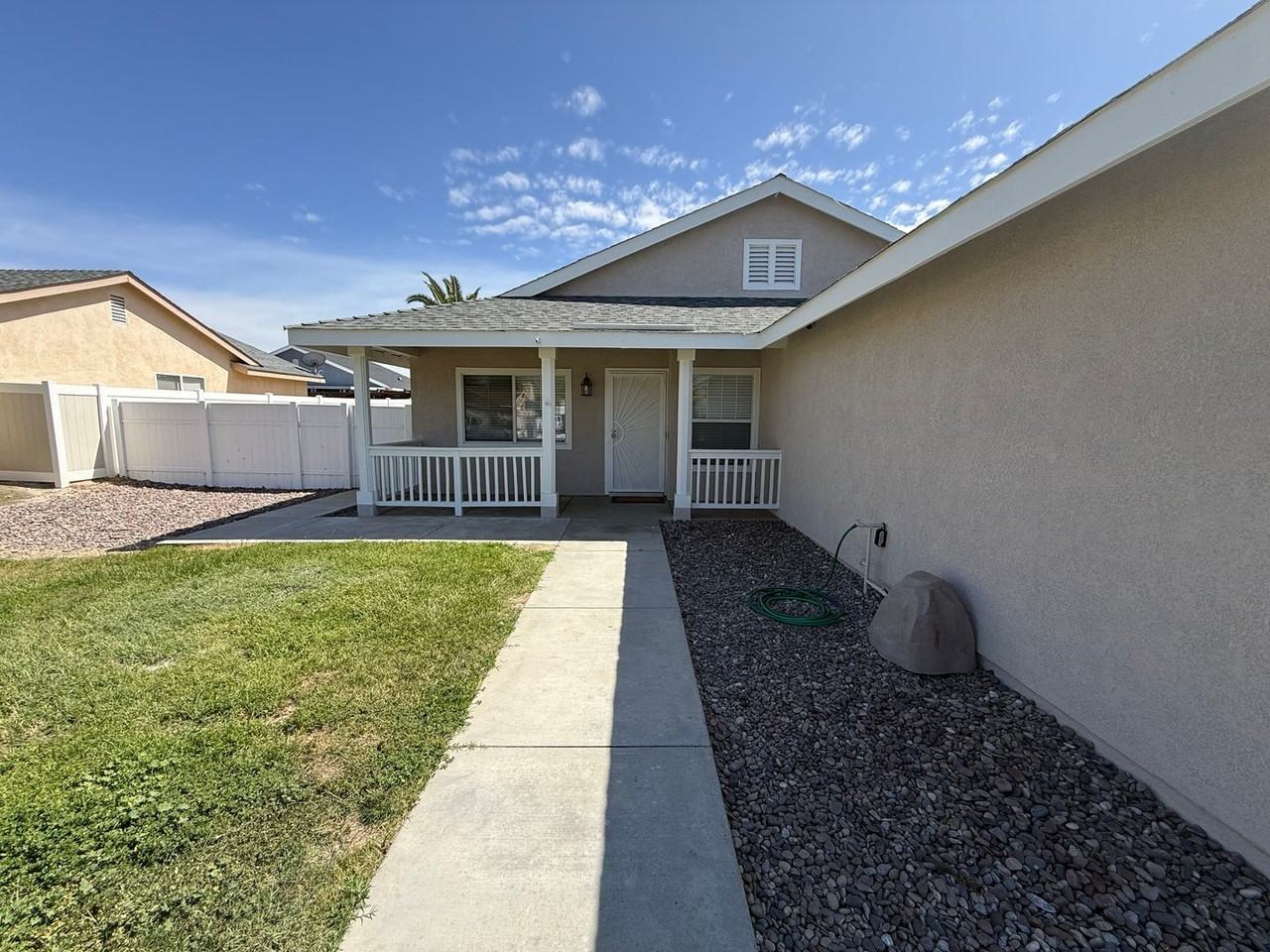 42957 Masonic Dr - Photo 3 of 30