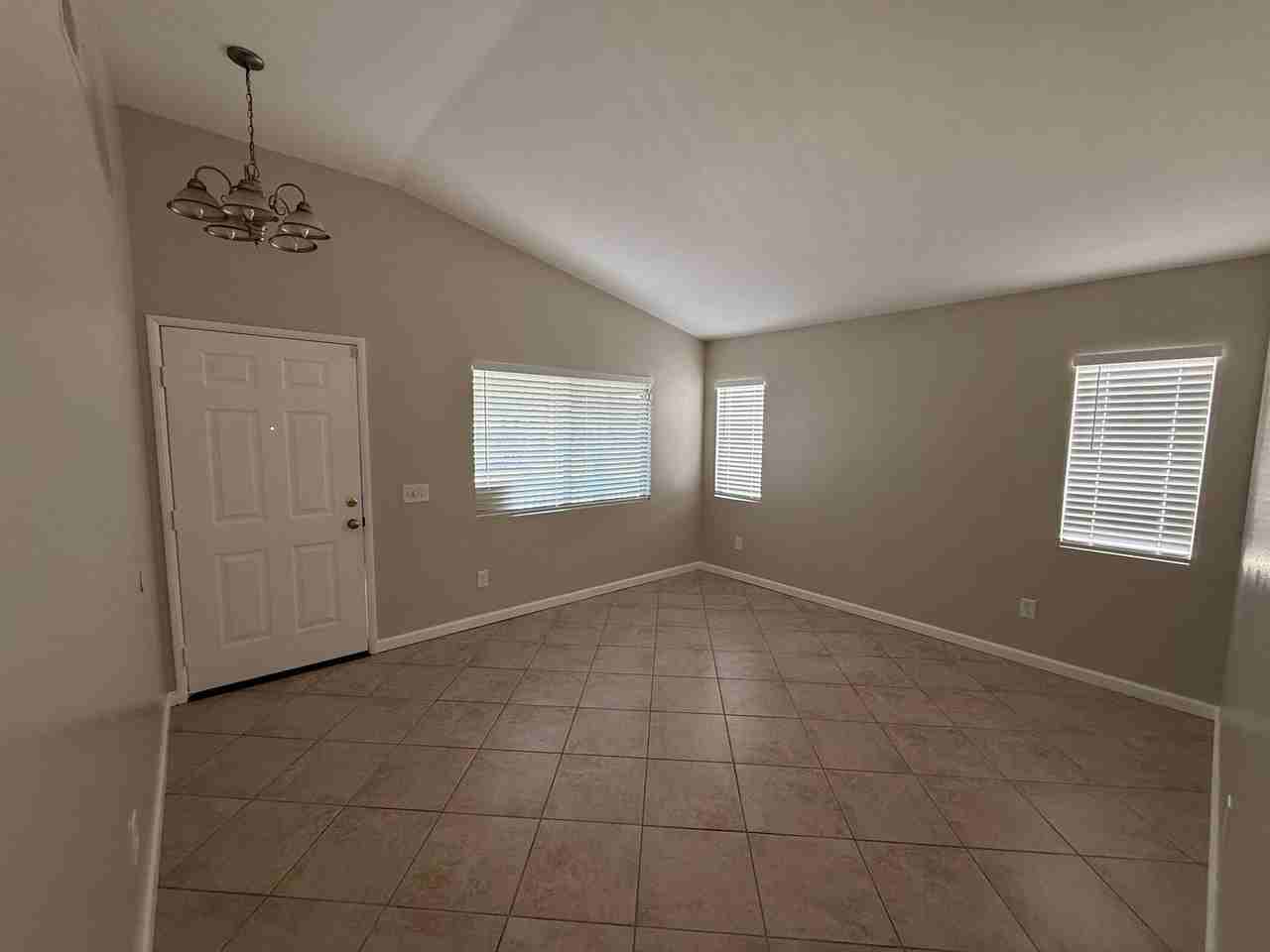 42957 Masonic Dr - Photo 4 of 30
