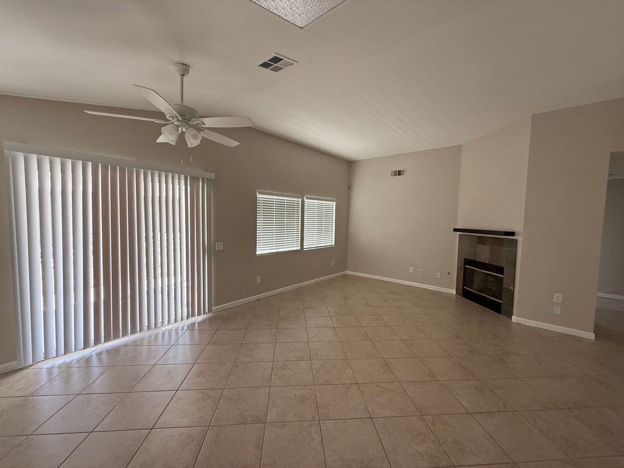 42957 Masonic Dr - Photo 5 of 30