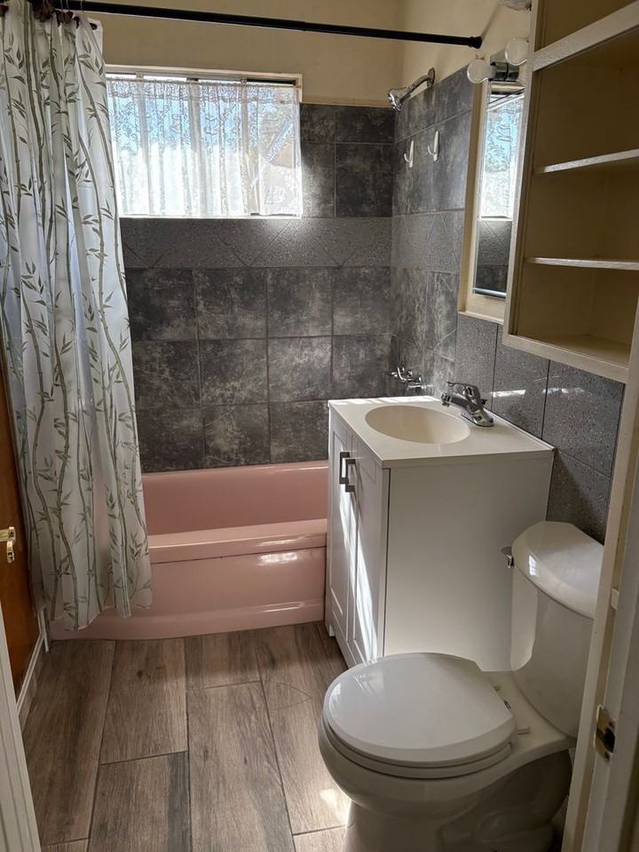 762 Roe Rd - Photo 2 of 10