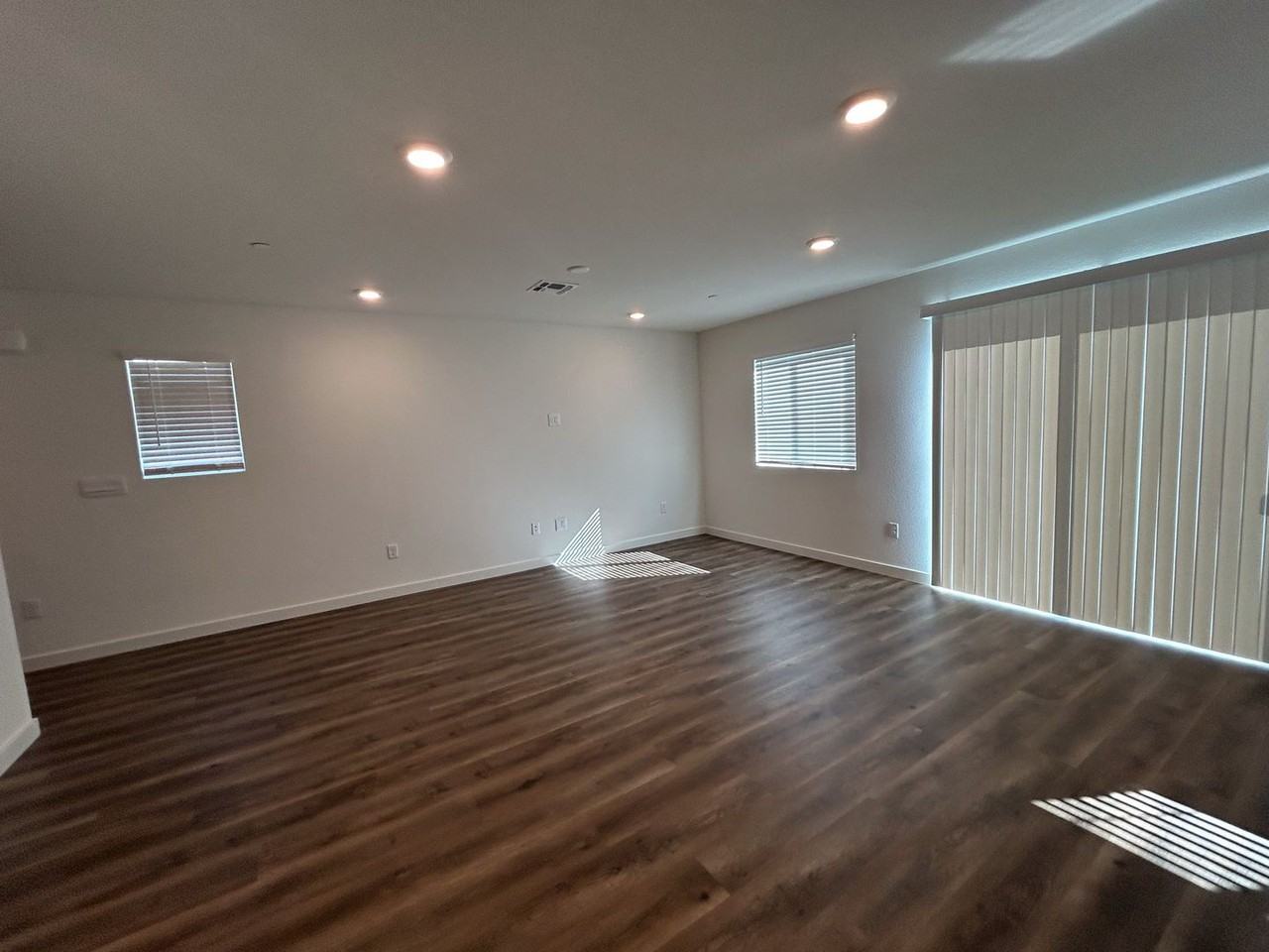 805 Congaree Ln - Photo 5 of 32