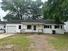 featured image of 810 W Country Club Dr