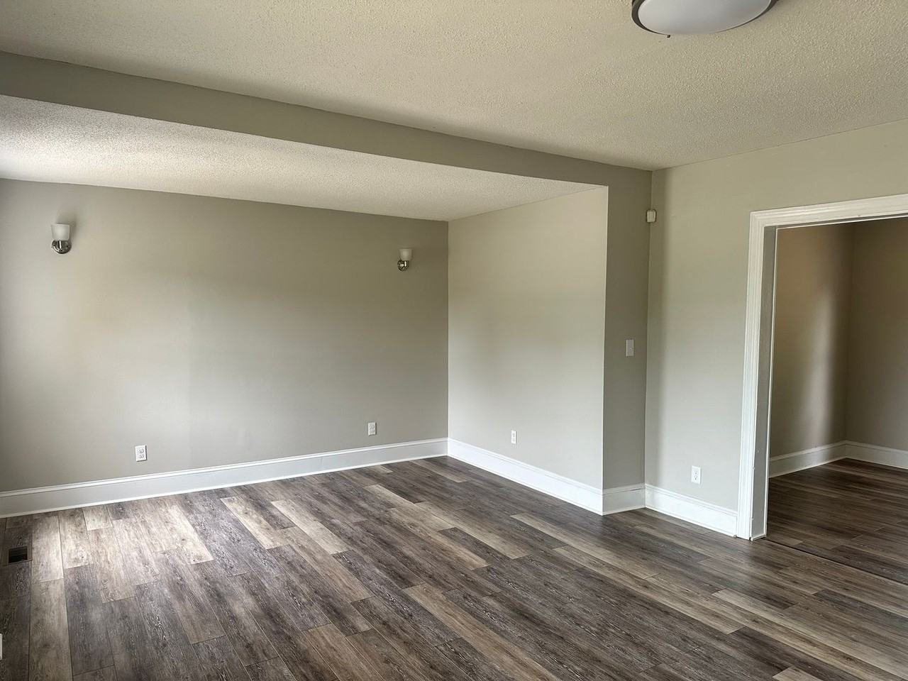 810 W Country Club Dr - Photo 7 of 29