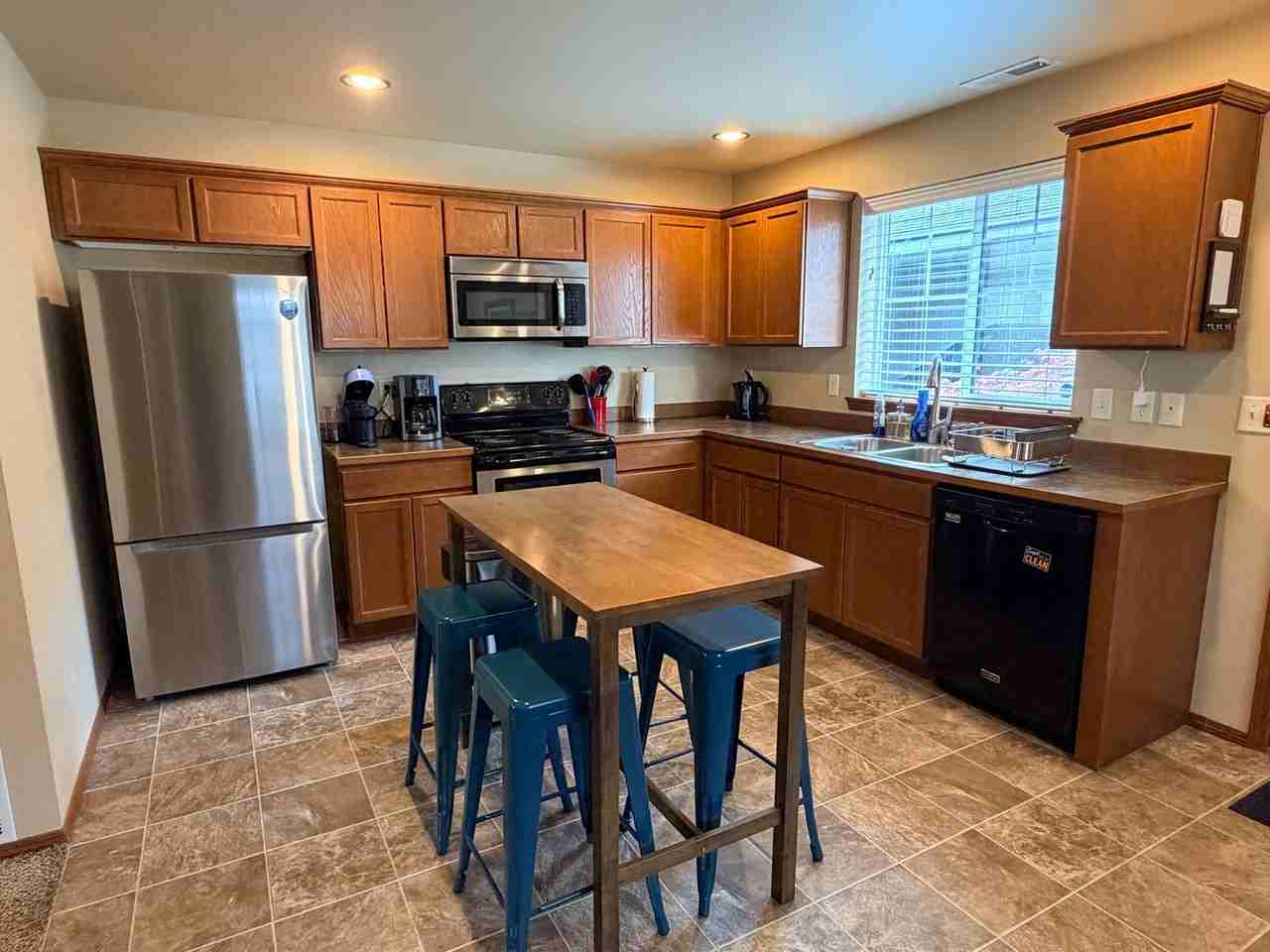 2141 Roper Ln - Photo 4 of 29
