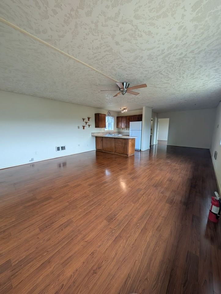 275 Ne Tohomish St - Photo 3 of 7
