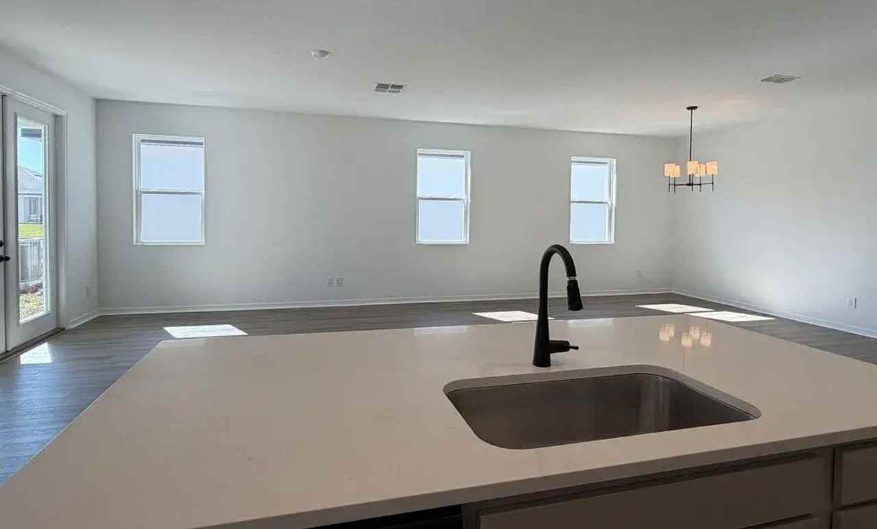 5762 Cattle Ranch Dr - Photo 3 of 10