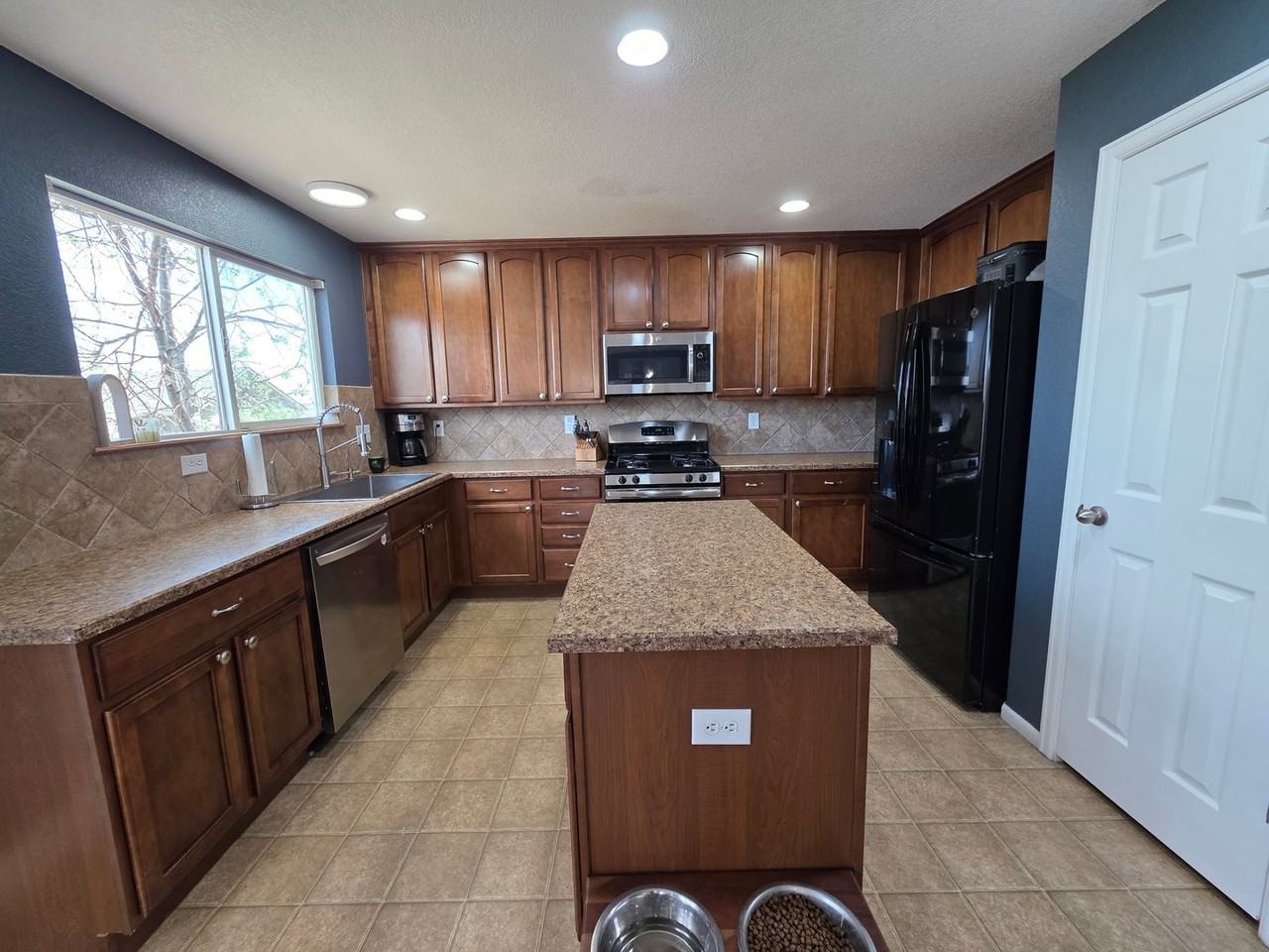 8807 Silver Glen Dr - Photo 5 of 23