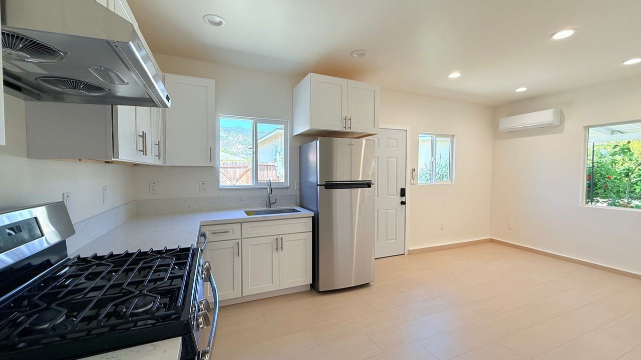 640 Invergarry St - Photo 2 of 11