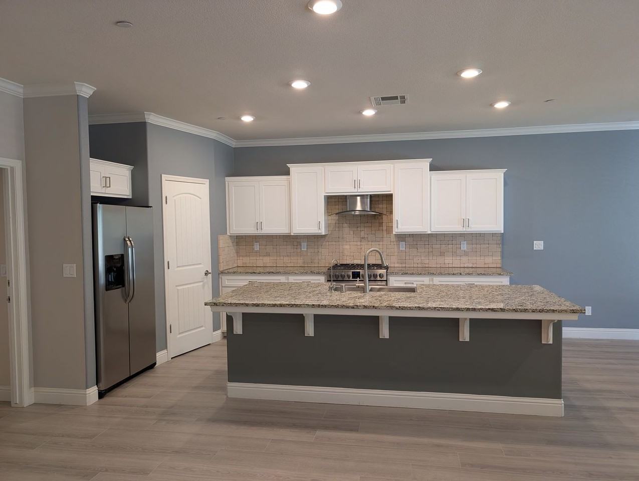 463 S Crescent Ln - Photo 2 of 30