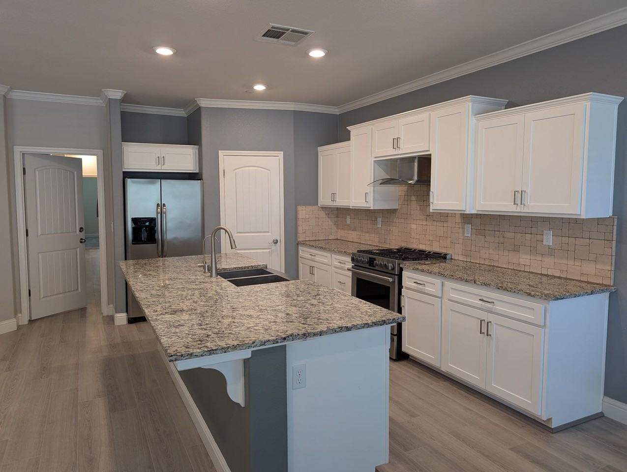 463 S Crescent Ln - Photo 3 of 30