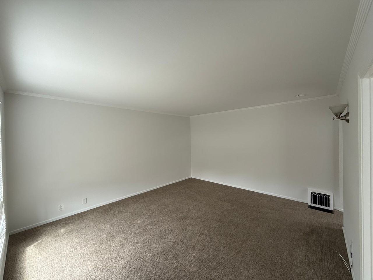 1910 32nd Ave - Photo 2 of 50