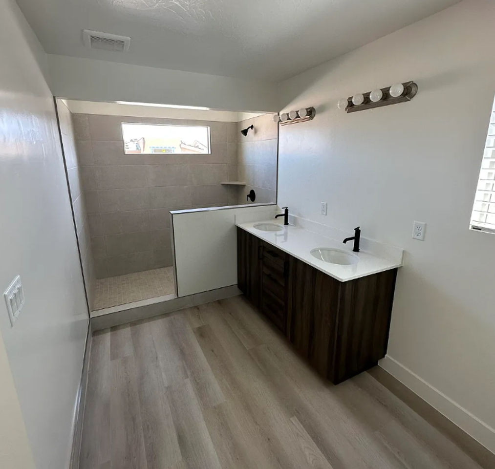 2296 E Alexander Ln - Photo 5 of 13