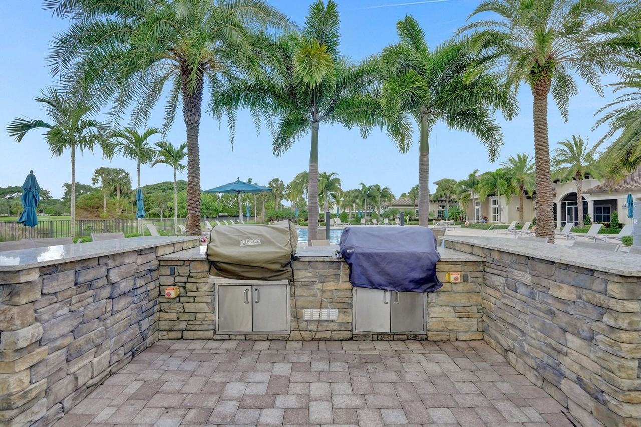 1300 Eucalyptus Dr - Photo 6 of 25