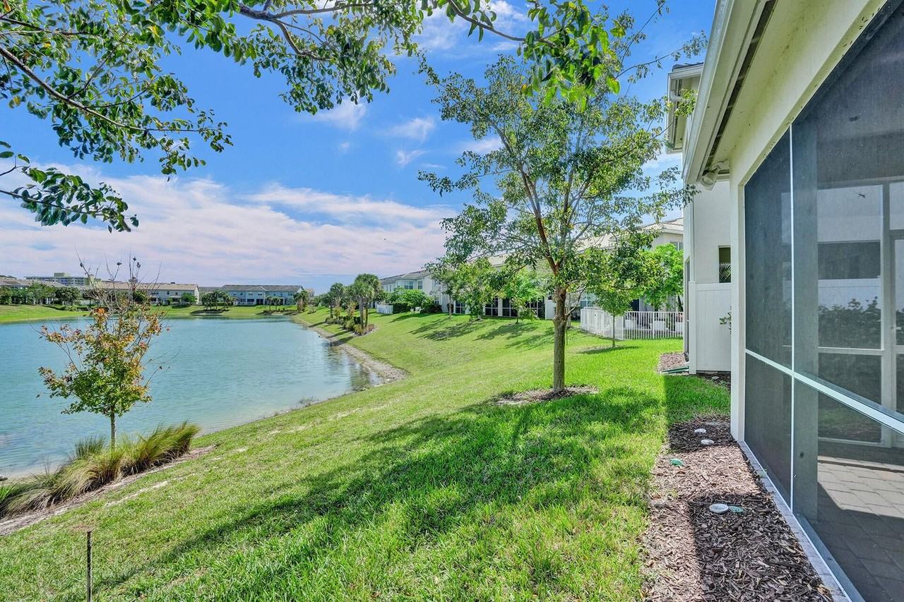 1300 Eucalyptus Dr - Photo 7 of 25