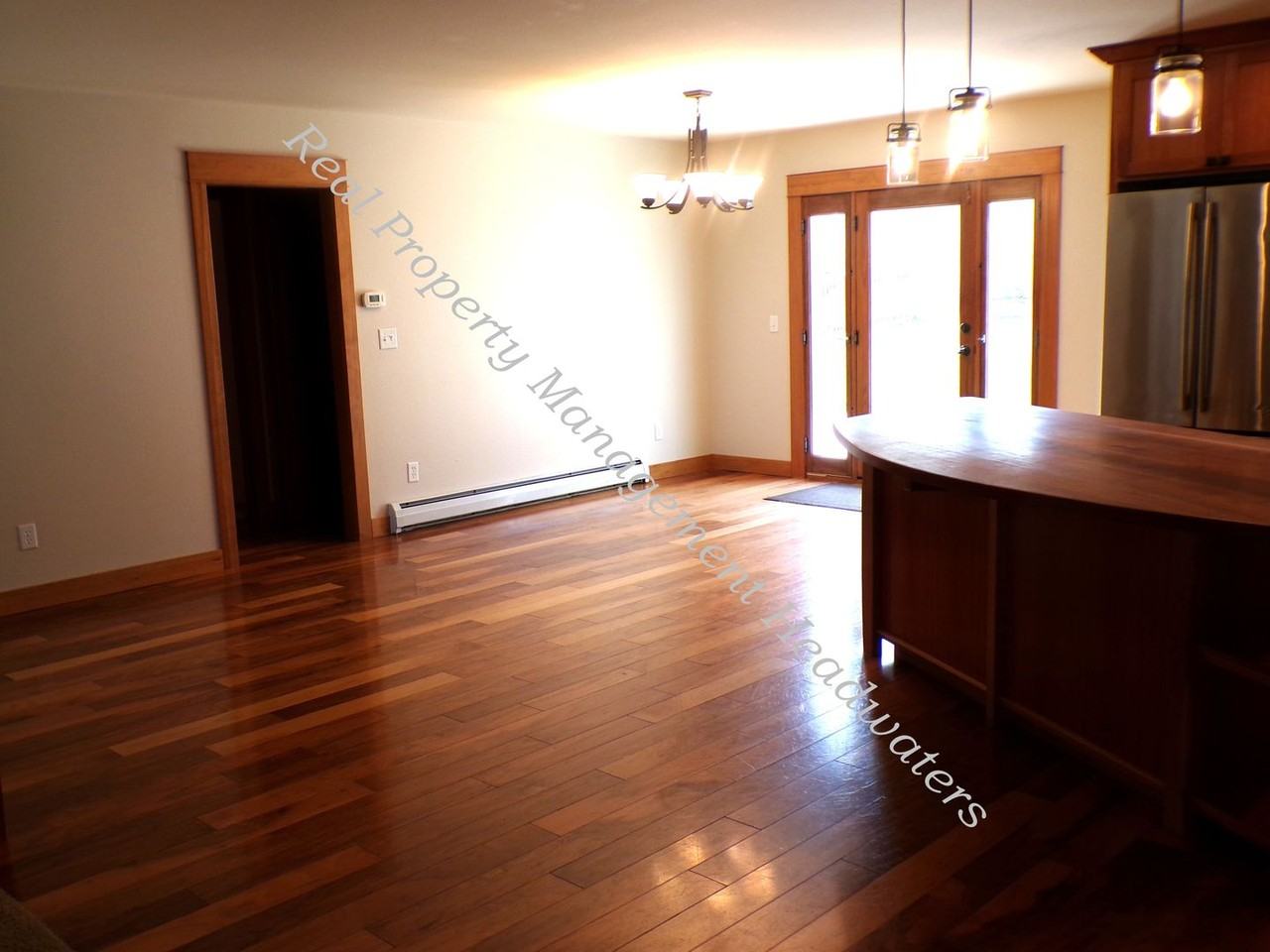 717 Joslyn St - Photo 3 of 38