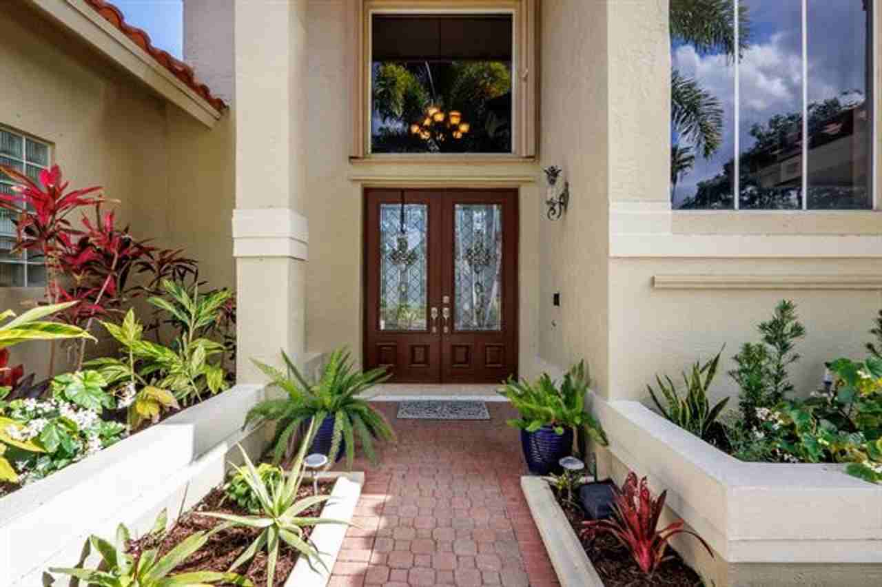 18142 Nw 15th Ct - Photo 4 of 50