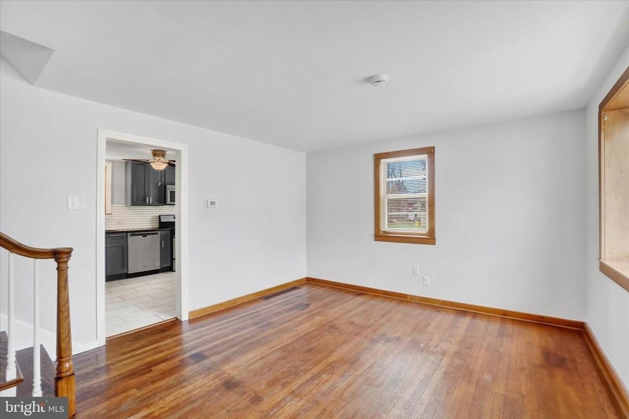 720 Elm Ter - Photo 5 of 42