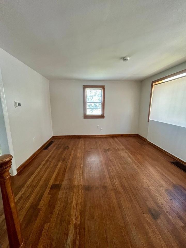 720 Elm Ter - Photo 7 of 42