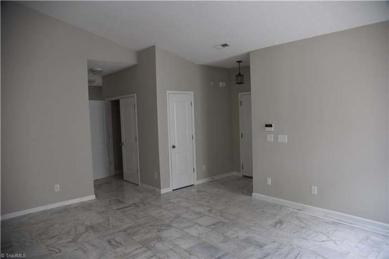 3818 Maribeau Woods Dr - Photo 3 of 9