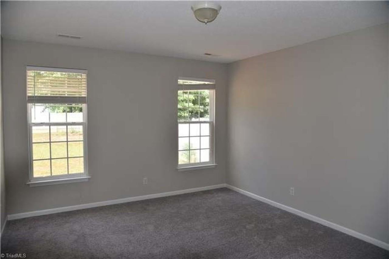 3818 Maribeau Woods Dr - Photo 4 of 9