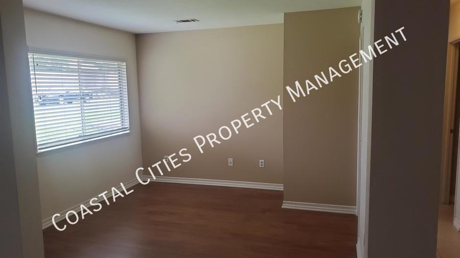 1696 Carmel Cir E - Photo 3 of 37
