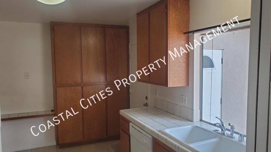 1696 Carmel Cir E - Photo 4 of 37