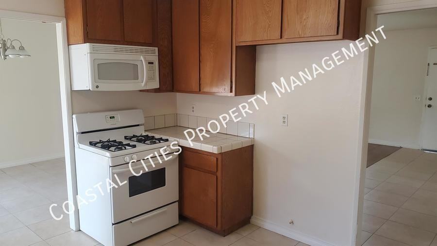 1696 Carmel Cir E - Photo 6 of 37