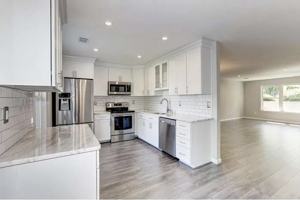 featured image of 8 Wendy Way #43