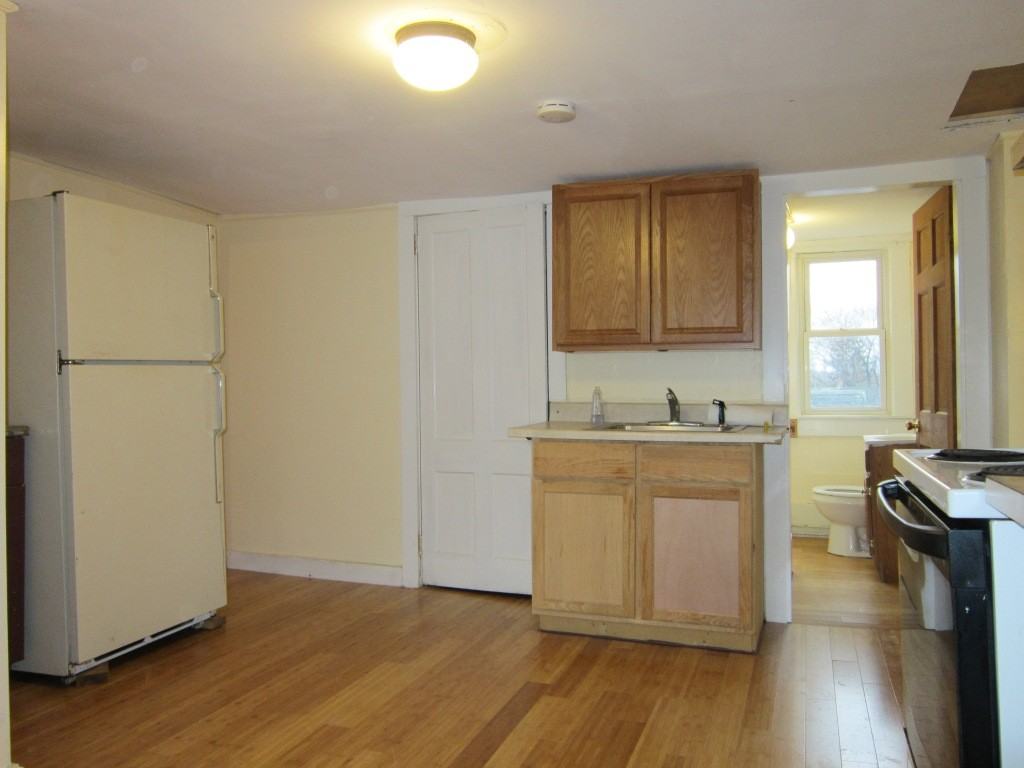 119 Prospect St #3 - Photo 4 of 15