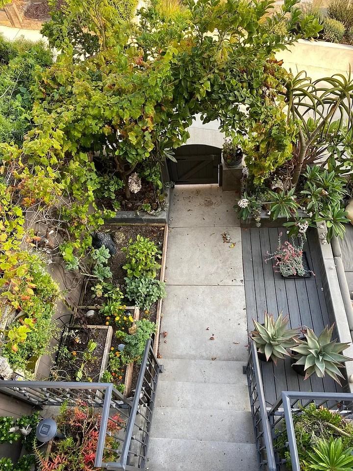 221 24th St #NA - Photo 4 of 37