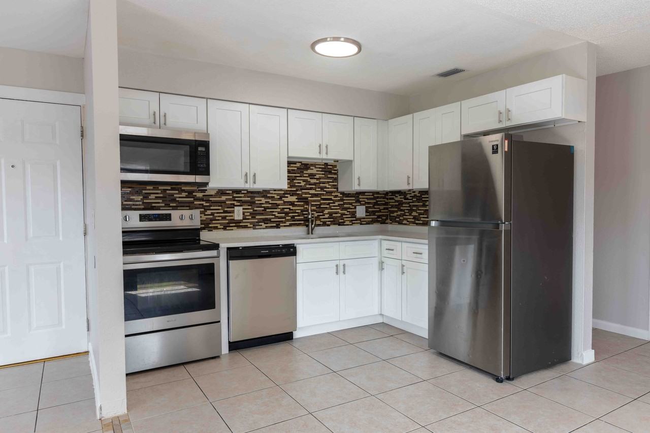 771 E Warren Ave #NA - Photo 5 of 11