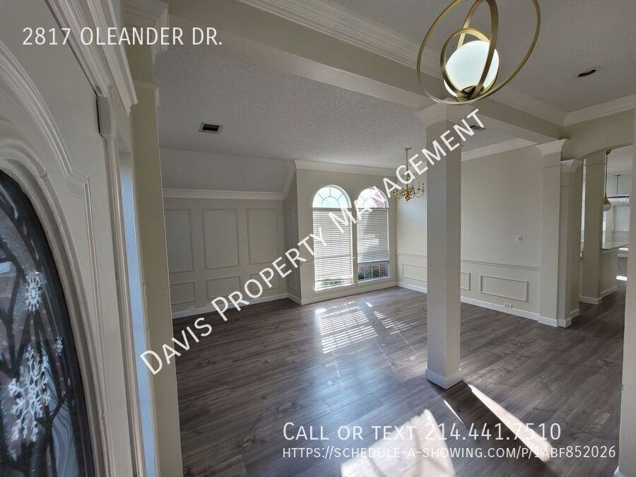 2817 Oleander Dr - Photo 2 of 22