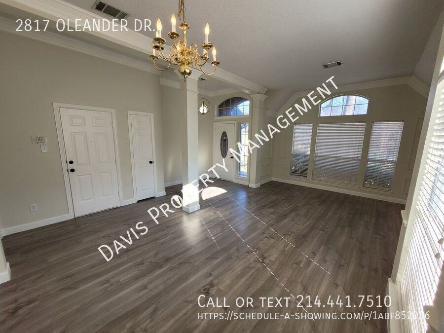 2817 Oleander Dr - Photo 5 of 22