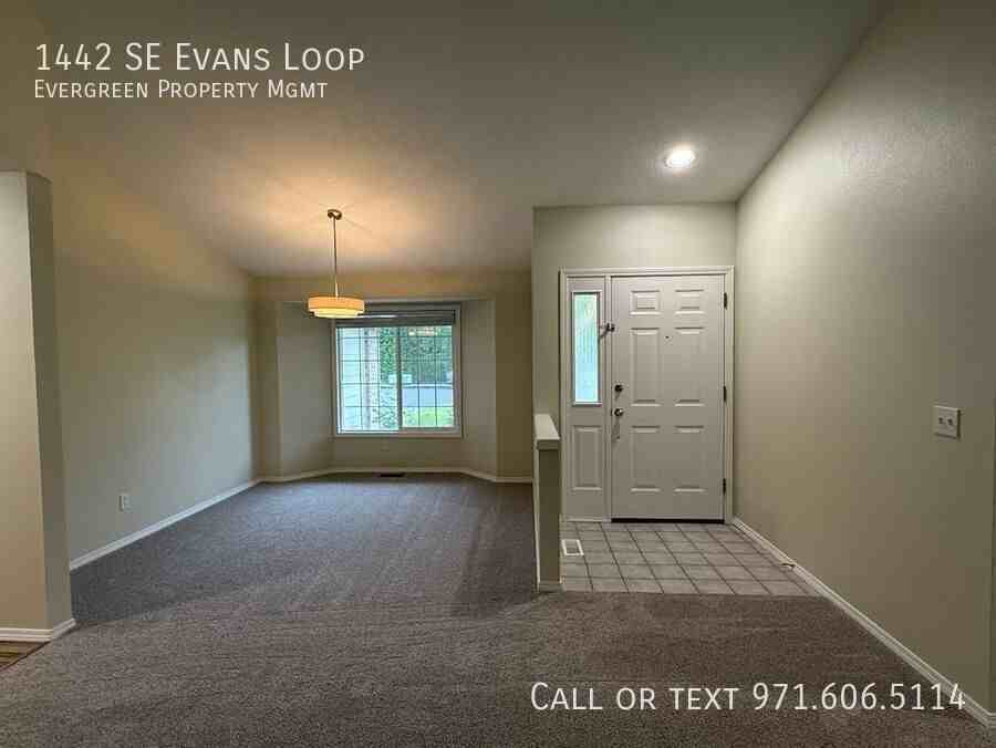 1442 Se Evans Loop - Photo 3 of 36