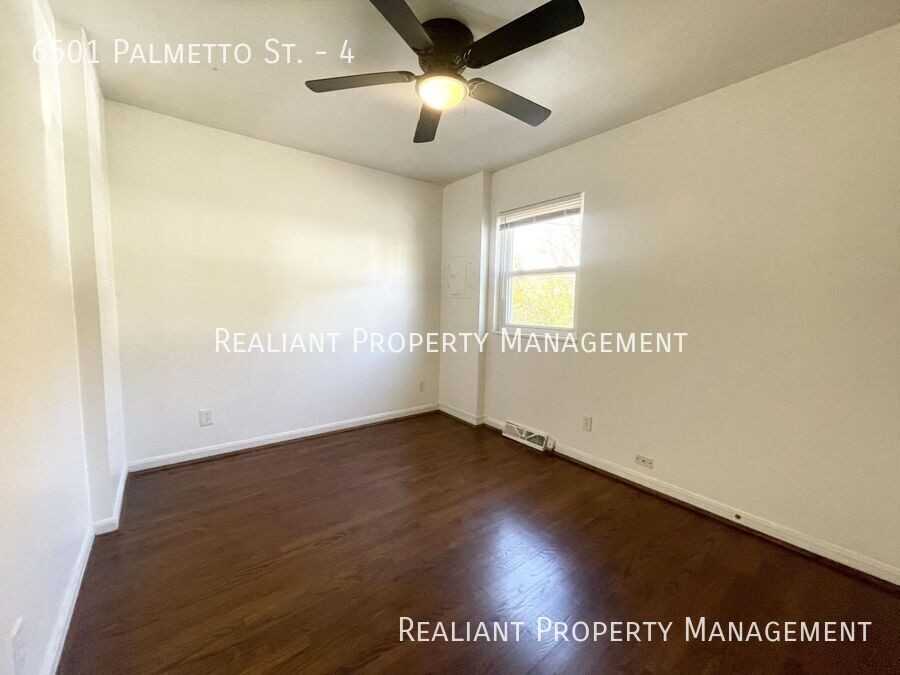 6501 Palmetto St #4 - Photo 5 of 10