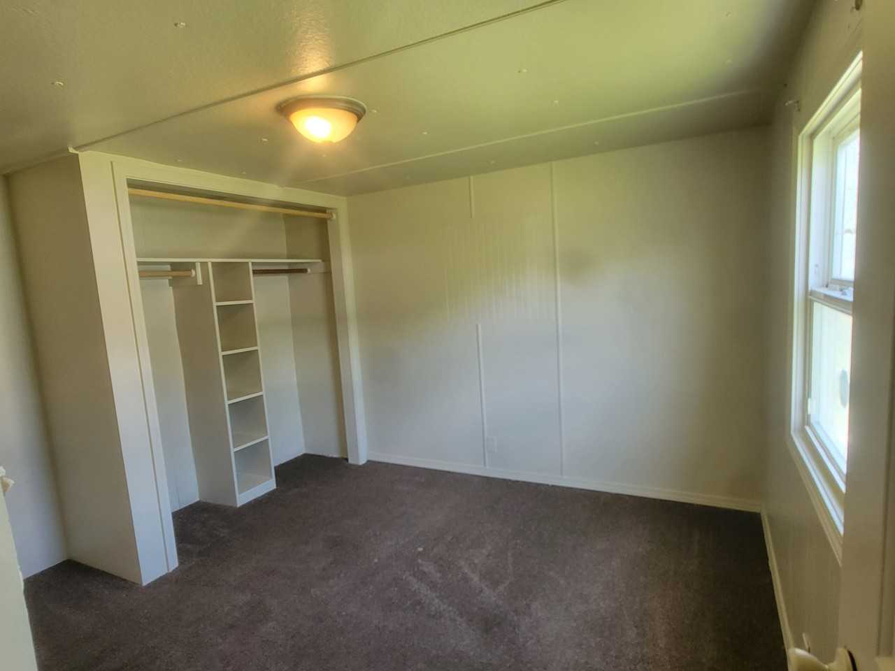 1317 E Elgin St - Photo 3 of 7