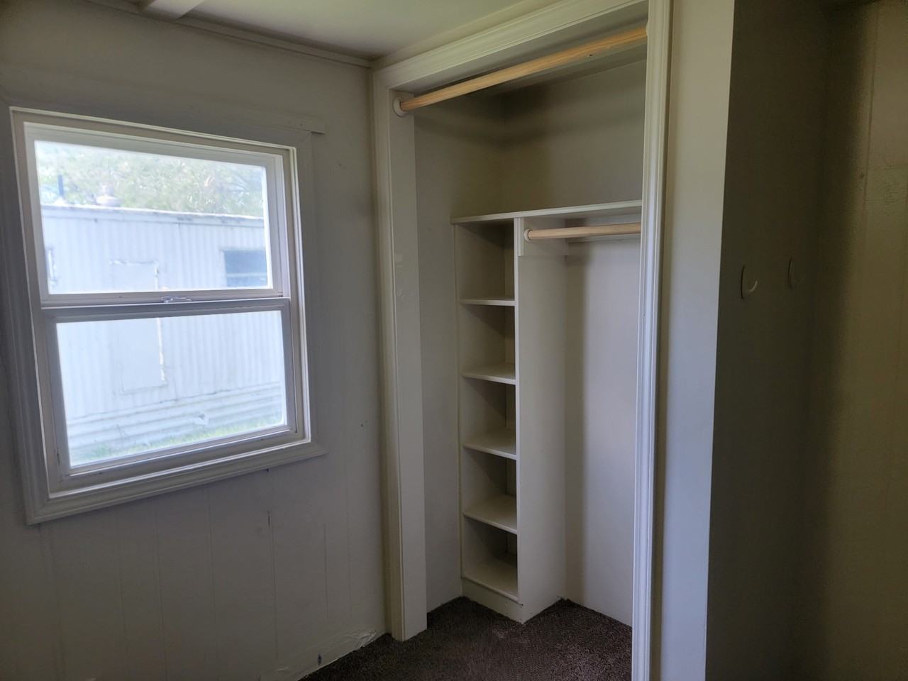 1317 E Elgin St - Photo 6 of 7